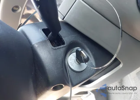 1999 Ford Escort Se z USA, uszkodzony, nr VIN 1FAFP13P8XW199090